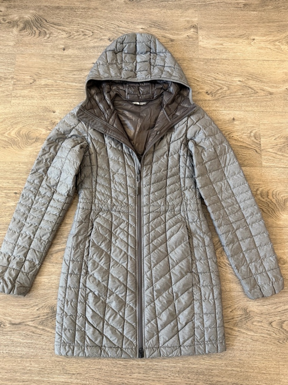 The North Face Quilted Hooded Puffer Jacket - Gray - XS